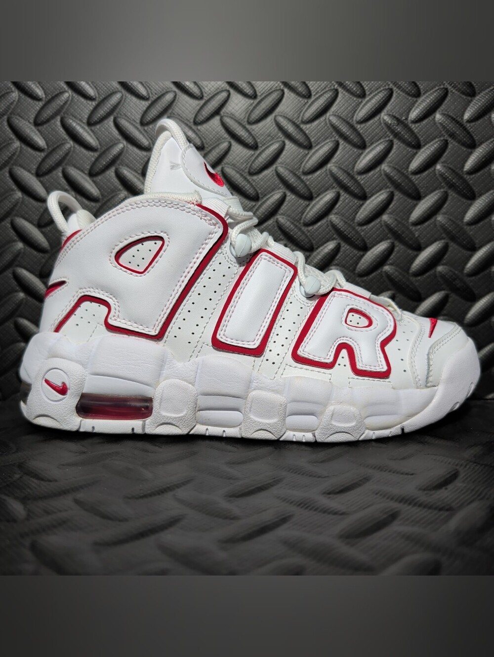 Nike Air More Uptempo White/ Varsity Red Outline (GS) DJ5988-100 size 6y